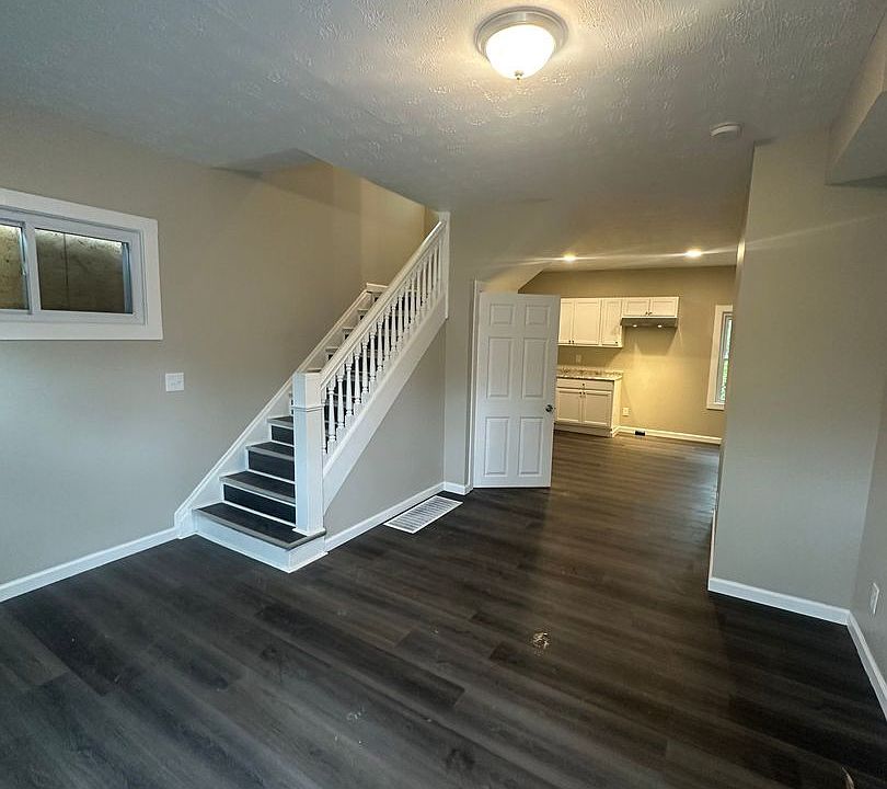 1st image of 3900 W 23rd St