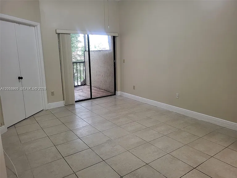 9843 SW 138th Ave #EA2R — Photo 4