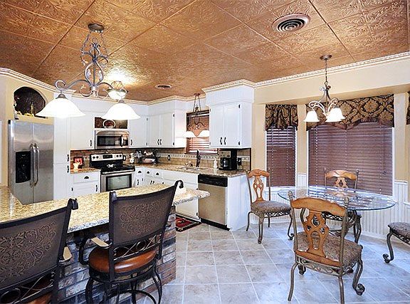 5th image of 302 Eastwood Cir
