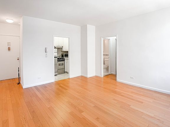 5th image of 4 Park Ave APT 12B