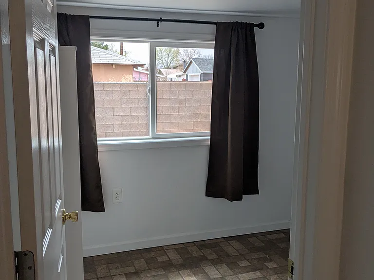 908 N Winslow Ave — Photo 10