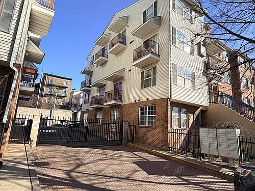 84 Union St #C2 Photo 1