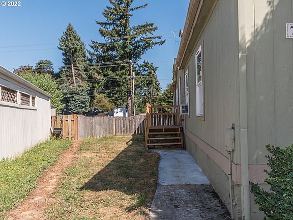 4th image of 3930 SE 162nd Ave Unit 70