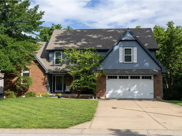 8515 Hallet St, Lenexa, KS 66215