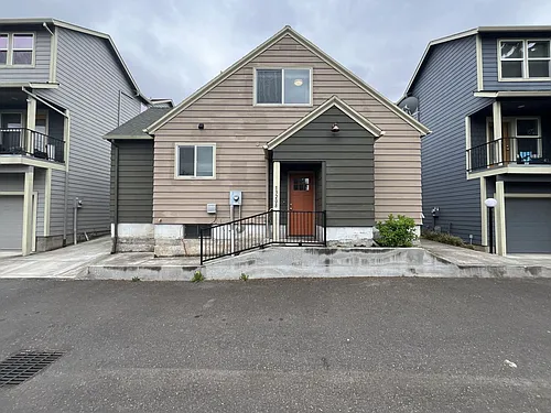 13208 NE Glisan St Photo 1