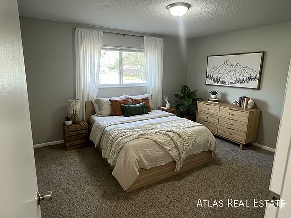 3rd image of 415 Saint Vrain Pl APT 202