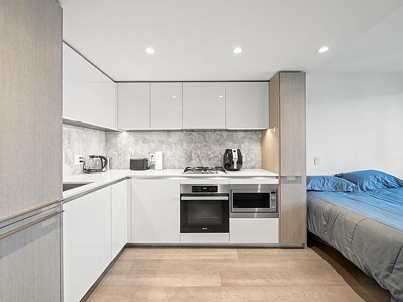 3rd image of 1111 Richards St #1903