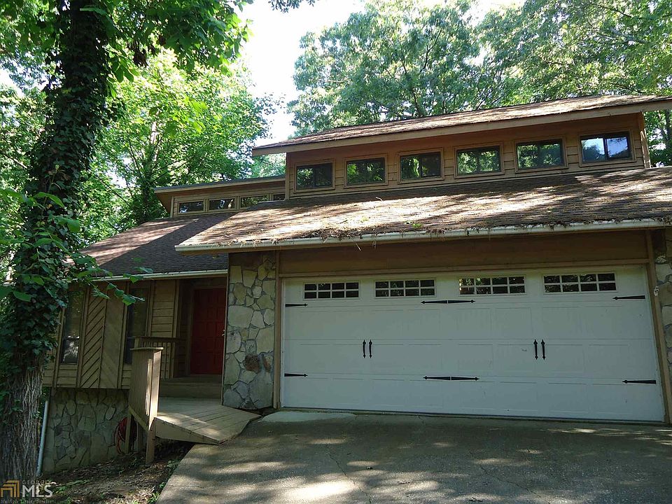 1st image of 535 Woodman Pl