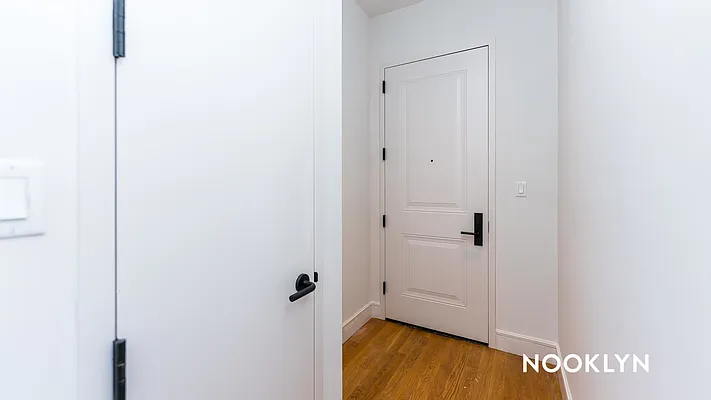 Rented by Nooklyn NYC LLC | media 102