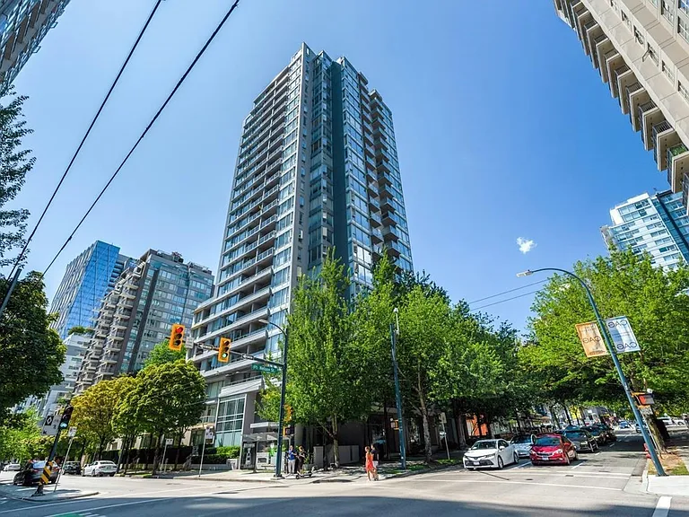 1001 Richards St — Photo 1