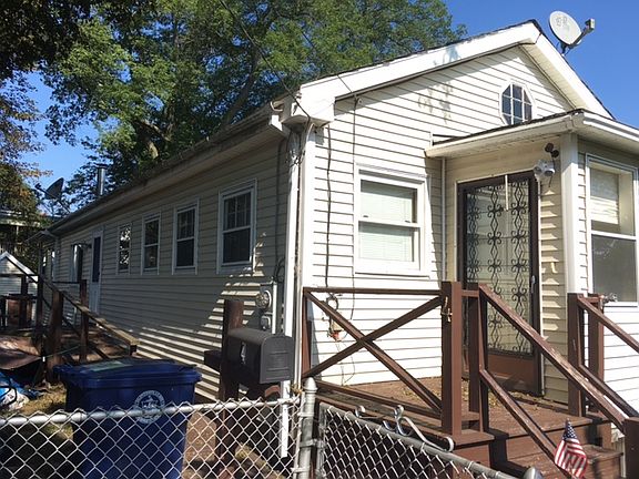 2nd image of 4 Japonica Ave