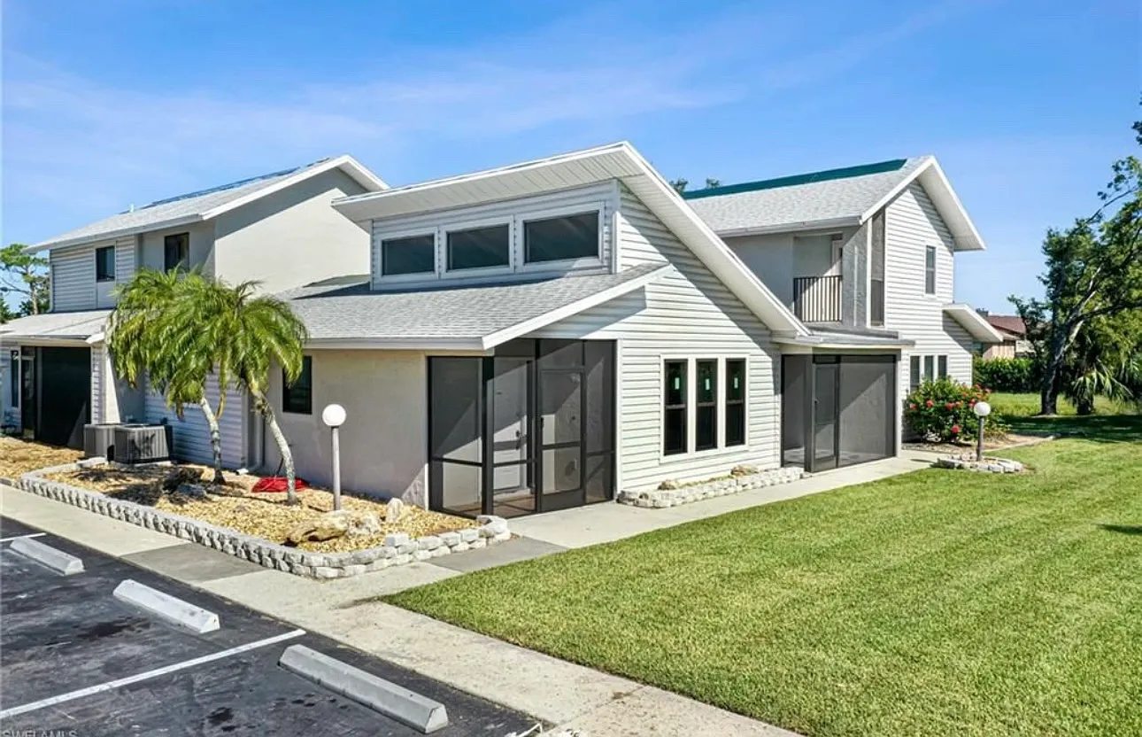 17020 Golfside Cir — Photo 2