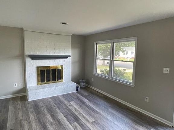 4th image of 2517 White Oak Ct