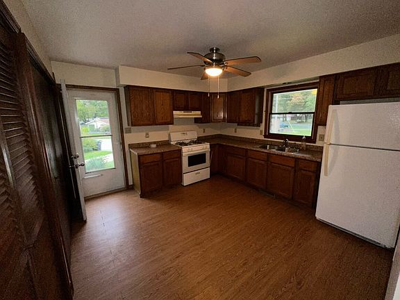 2nd image of 2815-17 May St #2817
