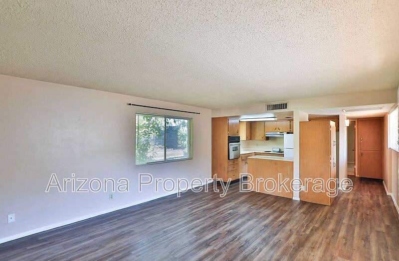 1st image of 224 N Macdonald APT B