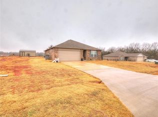 5610 Bent Creek Rd, Shawnee, OK 74804