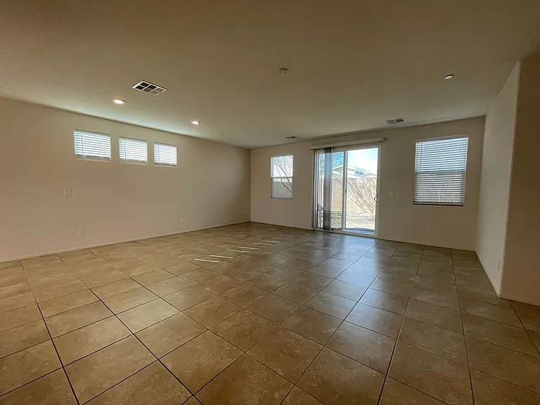 2124 Del Aqua Ave — Photo 10