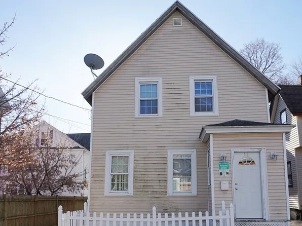 14 Mount Grove St, Lowell, MA 01854