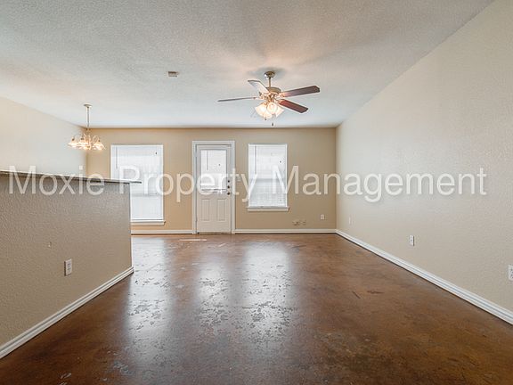 3rd image of 2314 Bloomfield Dr