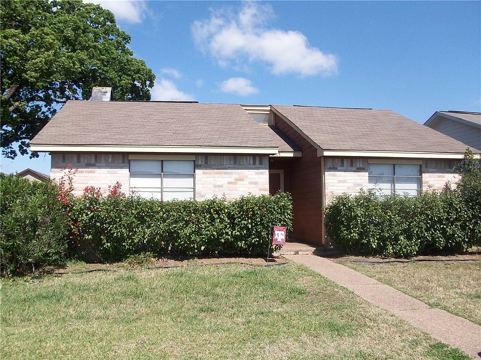 1st image of 815 Camellia Ct