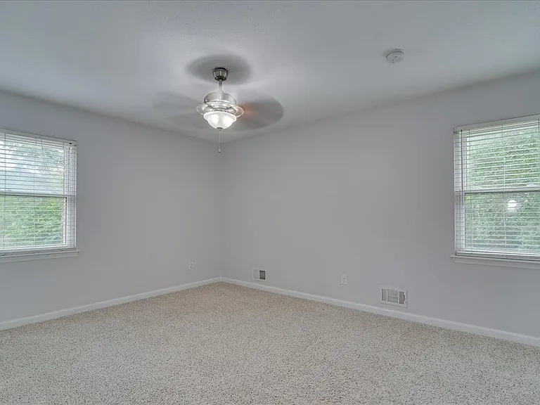 303 Meadowlake Dr — Photo 16