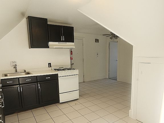 2nd image of 199 Grafton Ave #3