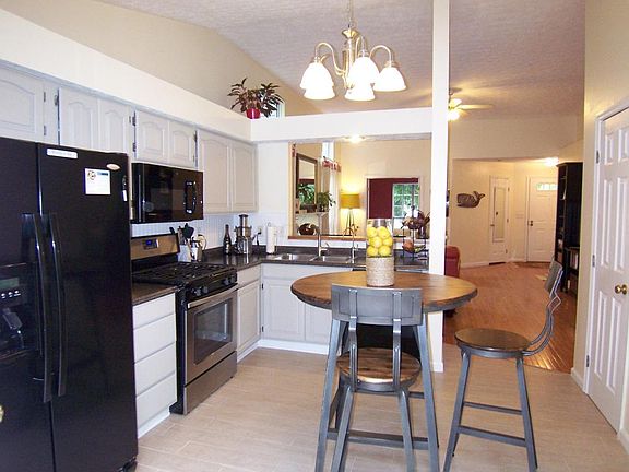 3rd image of 4784 Coachford Dr