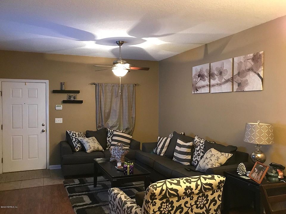 2nd image of 1647 Night Owl Trl