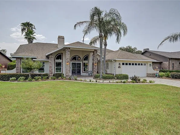 6207 Huntington Dr, Zephyrhills, FL 33542