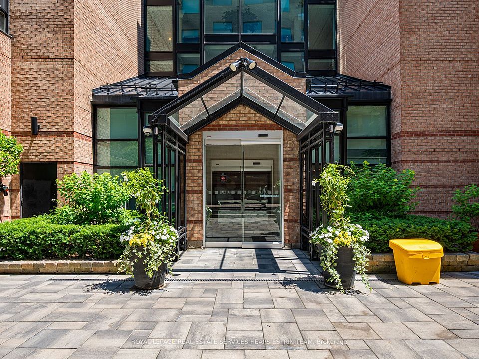 1st image of 225 Davenport Rd #401