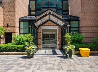 225 Davenport Rd #401, Toronto, ON M5R 3R2