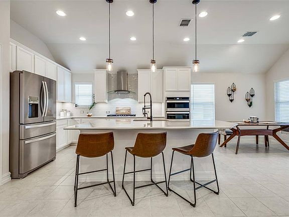 5th image of 2816 Tobias Ln