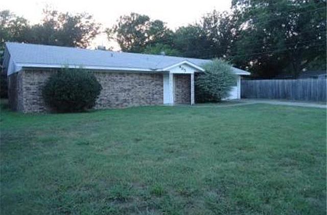 1st image of 905 Dover Cir