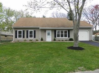 3 Eastmont Ln, Sicklerville, NJ 08081