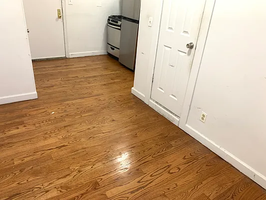 Rented by Tapiro Realty | media 22