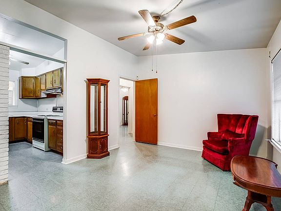 5th image of 119 Idell Ave