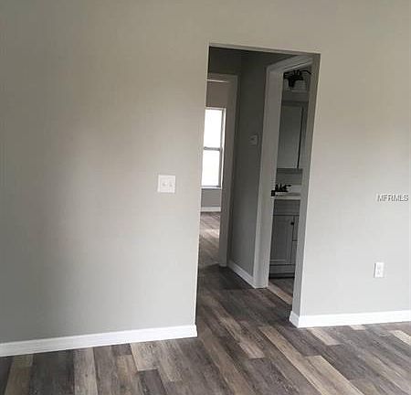 3rd image of 723 Dakota Ave