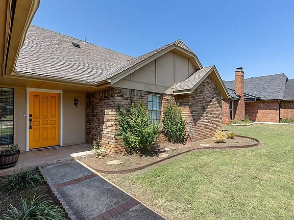 4th image of 2912 Leaning Elm Dr