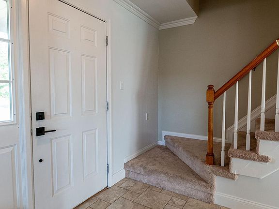 3rd image of 795 Cornwallis Dr