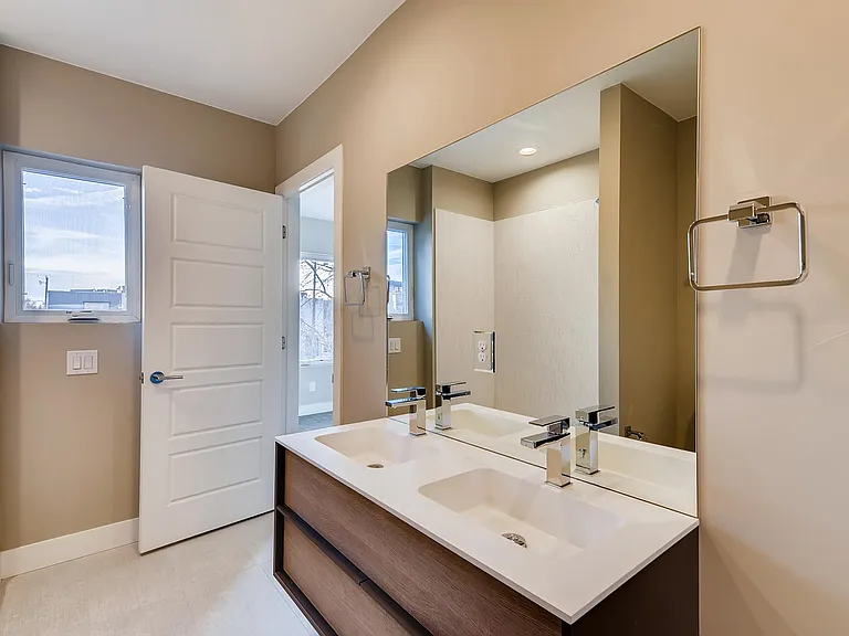 3963 N Vrain St — Photo 5