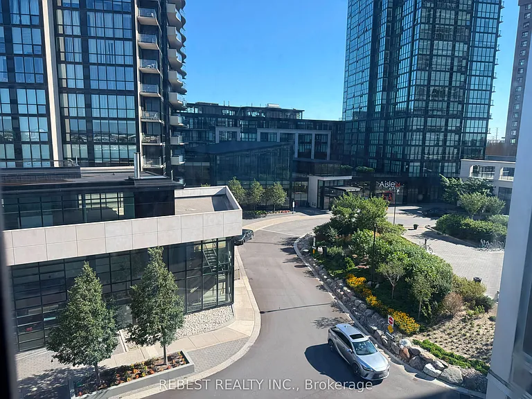 2908 Highway 7 Rd #402 — Photo 2