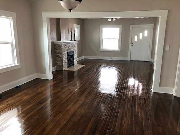 3rd image of 1139 E California Ave