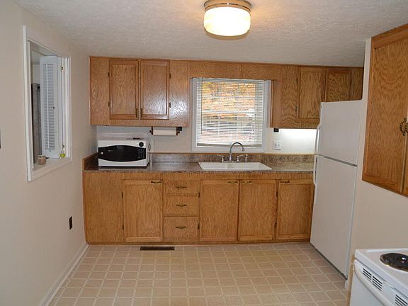 4th image of 1485 Cedar St