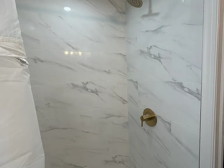 51 Franklin Ave #A — Photo 9