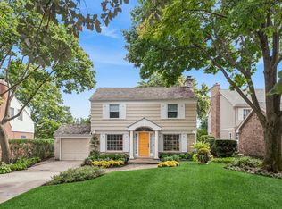 839 Surrey Ln, Glenview, IL 60025