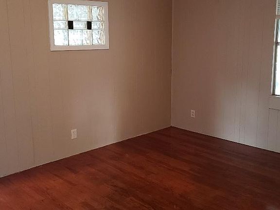 4th image of 2505 Burns St