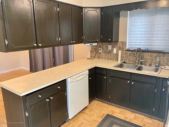 3rd image of 3741 Lochmoor Dr