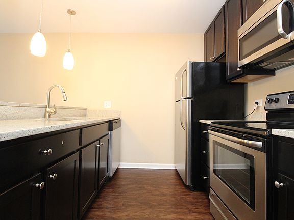 2nd image of 1717 N Dayton St APT 402