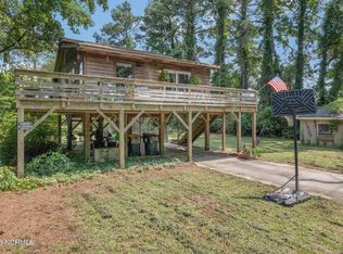 162 New Beach Rd N, Pt Harbor, NC 27964