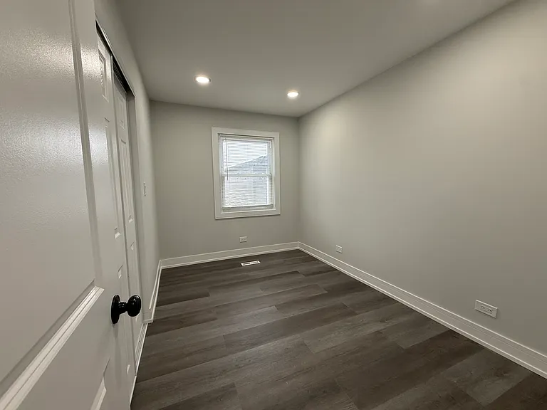 16752 Artesian Ave — Photo 8